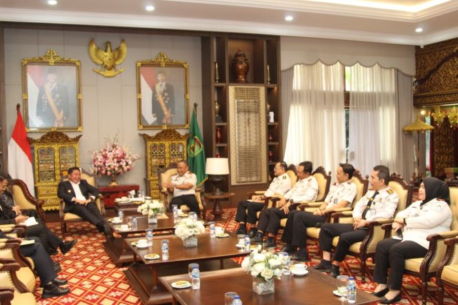 
 Perkuat Sinergi Pemasyarakatan, Karutan Kelas I Palembang Dampingi Kakanwil Ditjenpas Sumsel Audiensi dengan Gubernur Sumsel