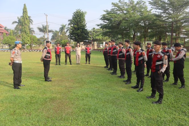 
 Kasat Samapta Polres Ogan Ilir Ingatkan Personel Tingkatkan Patroli pada Jam Rawan dan Padat Aktivitas Masyarakat