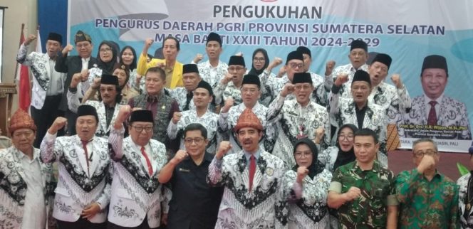 
 Riza Fahlevi Resmi Pimpin PGRI Sumsel, Siap Perjuangkan Kesejahteraan Guru, Pengukuhan PGRI Sumsel Periode 2024–2029 Jadi Momentum Perkuat Persatuan dan Profesionalisme Guru