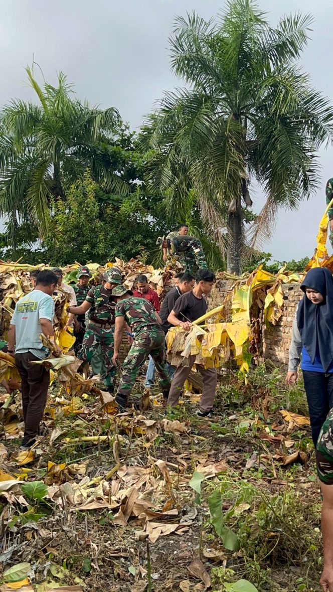 
 Karya Bakti Gerakan Indonesia Asri di BKB, TNI dan Pemkot Palembang Bersihkan Kawasan Ikon Kota