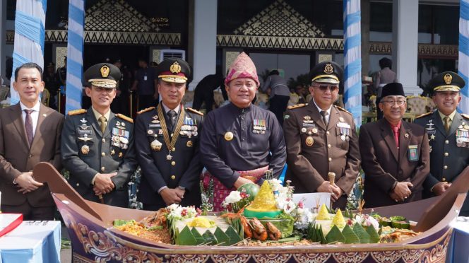 
 Pangdam II/Swj Hadiri Upacara dan Syukuran Hari Bhayangkara Ke-80 Tahun 2026 di Griya Agung Palembang