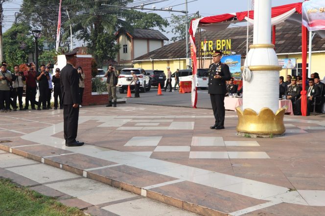 
 Upacara Hari Bhayangkara ke-80 di Muara Enim Berlangsung Khidmat, Teguhkan Komitmen “Polri Untuk Masyarakat