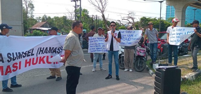 
 Gelar Aksi di Kejati Sumsel, HAMASS Pertanyakan Perkembangan Dugaan KKN BSB Cab. Pagaralam Serta Sampaikan Lapdu Baru Sugaan KKN di BSB Cab. Indralaya