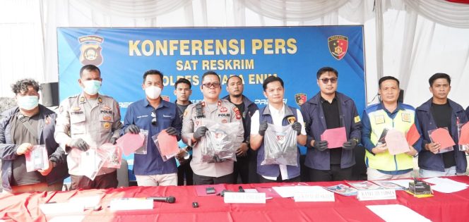 
 Polda Sumsel Selamatkan Negara dari Potensi Kerugian Rp95,9 Miliar, 11 Pelaku Tambang Ilegal Muara Enim Ditangkap