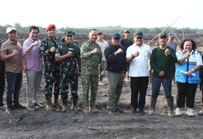 
 Irjen Kementan RI Tinjau Cetak Sawah Siap Tanam di OKI, Danrem 044/Gapo Tegaskan Komitmen Kawal Ketahanan Pangan