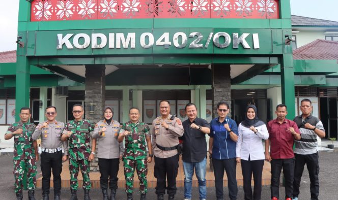 
 Perkuat Sinergi TNI-Polri, Kapolres Ogan Ilir Jalin Silaturahmi dengan Dandim 0402/OKI-OI