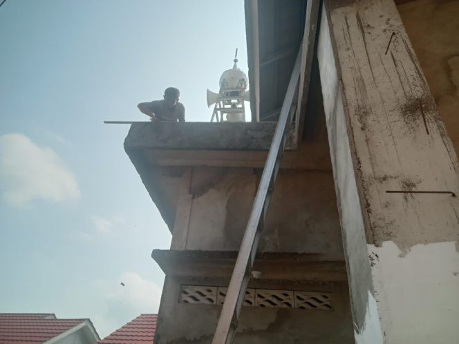 
 Satgas TMMD Hari ke-13 Kebut Pembangunan Mushola Baitul Makmurin, Gotong Royong Tak Surut