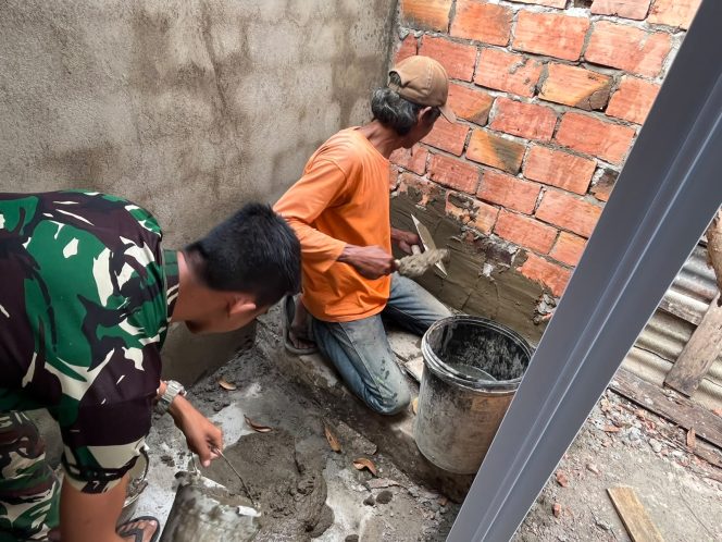 
 Hari Ke-14 TMMD Ke-129, Satgas Kodim 0418/Palembang Lanjutkan Pembangunan RTLH Rumah Bapak Fernando