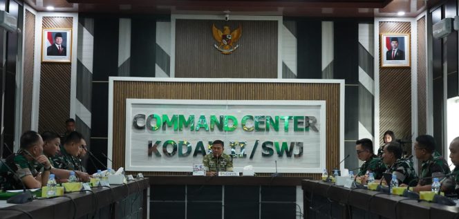 
 Kasdam II/Swj Pimpin Paparan Penyiapan Lahan Pembangunan Yonif TP di Ruang Puskodalopsdam II/Swj