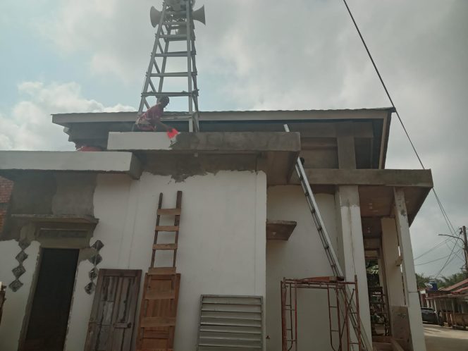 
 Satgas TMMD Ke-129 Kodim 0418/Palembang Terus Kebut Finishing Pembangunan Mushola Baitul Makfurin