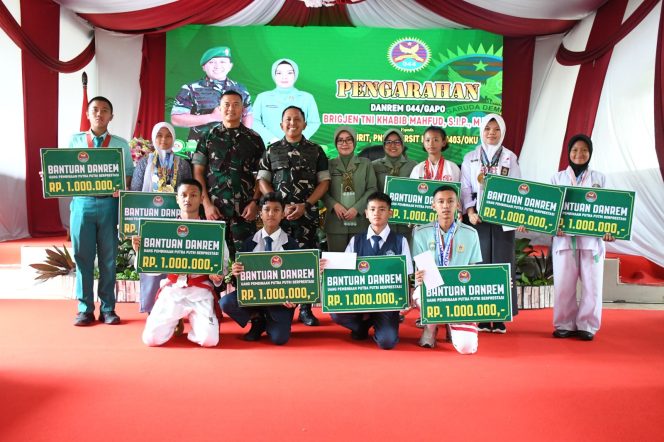 
 Kunjungan Kerja Danrem 044/Gapo di Makodim 044/Gapo