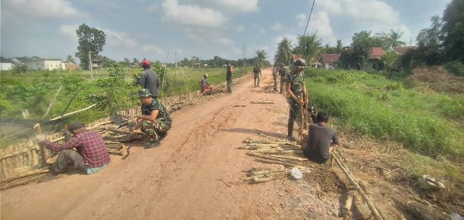 
 MEMASUKI HARI KE-17, SATGAS TMMD KE-129 KODIM 0418/PALEMBANG KEBUT PEMBANGUNAN JALAN 750 METER