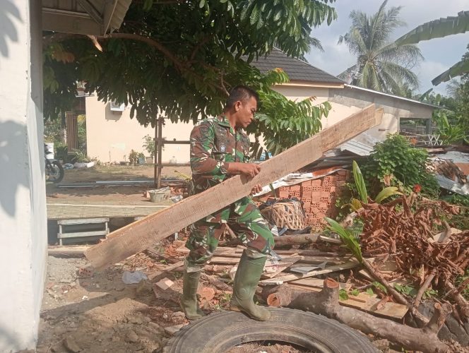 
 MEMASUKI HARI KE-17, SATGAS TMMD KE-129 KODIM 0418/PALEMBANG RAPIKAN PEMBANGUNAN POS KAMLING