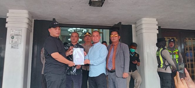 
 LASKAR Sumsel Geruduk Kantor Wali Kota Palembang, Soroti Pengelolaan Pasar KM 5 dan Pasar 16 Ilir Palembang