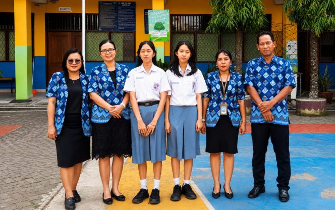 
 Spektakuler! Duo Kembar Elvira dan Elvina  Siswi SMK Xaverius Palembang Sabet Juara 3 LKS Nasional 2026