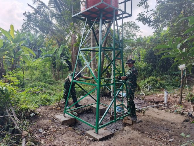 
 Satgas TMMD Ke-129 Kodim 0418/Palembang Cek Tower Tandon Air Sumur Bor Kampung Kreatif Pelangi, Warga Sampaikan Apresiasi