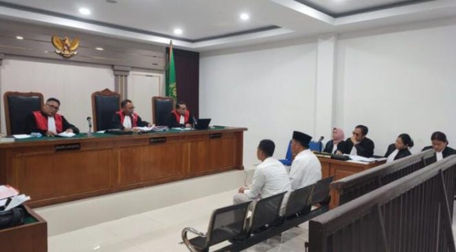 
 Sidang Gratifikasi Irigasi Air Lemutu Kembali Bergulir, Ahli Tegaskan Suap Libatkan Pemberi dan Penerima, Ketidakhadiran Saksi Harmizon Jadi Sorotan, SIRA dan PST Siap Gelar Aksi