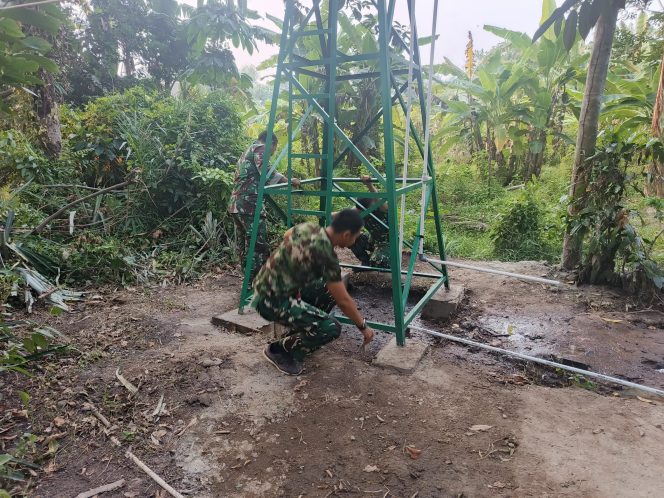 
 Satgas TMMD ke-129 Kodim 0418/Palembang Lakukan Pengecekan Tower Tandon Air Sumur Bor di Kampung Kreatif Pelangi