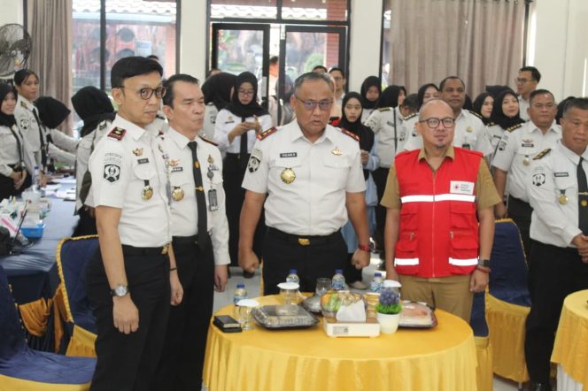 
 Semarak HUT Ke-81 RI, Pegawai Rutan Palembang Ikuti Donor Darah dan Pemeriksaan Kesehatan di LPKA Palembang