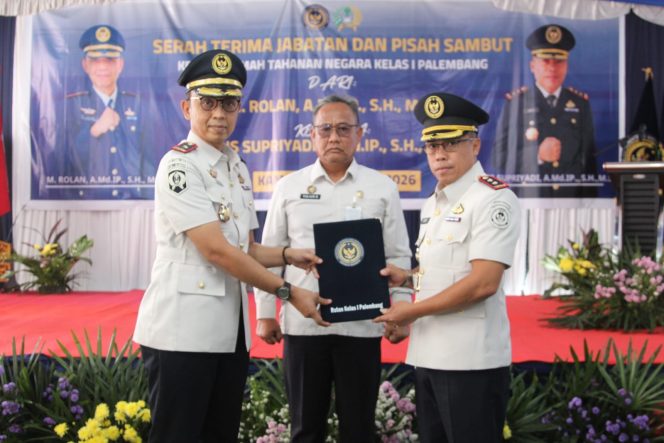 
 Serah Terima Jabatan Kepala Rutan Kelas I Palembang, Aris Supriyadi Resmi Lanjutkan Kepemimpinan dari M. Rolan