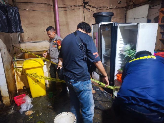 
 Selisih Paham di Dapur Rumah Makan Pecel Lele Berujung Maut, Karyawan Tewas Usai Dipukul 4 Kali, Pelaku Diamankan Polsek Seberang Ulu II Palembang