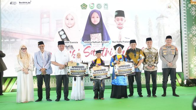 
 Kapolda Sumsel Salurkan 5 Ribu Buku Latihan Hijaiyah untuk Dukung Gerakan Bebas Buta Aksara Al-Qur’an