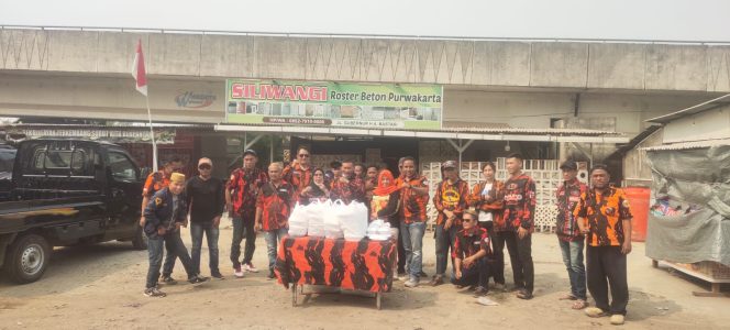 
 MPW, MPC dan PAC Pemuda Pancasila Jakabaring Gelar Jumat Barokah, Bagikan Masker dan Nasi