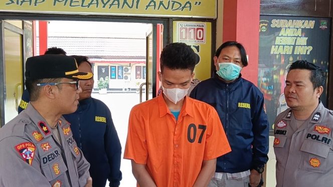 
 Cucu Diduga Curi Barang di Rumah Nenek, Dijual untuk Kebutuhan Sehari-hari, Pelaku di Amankan Polsek SU II Palembang