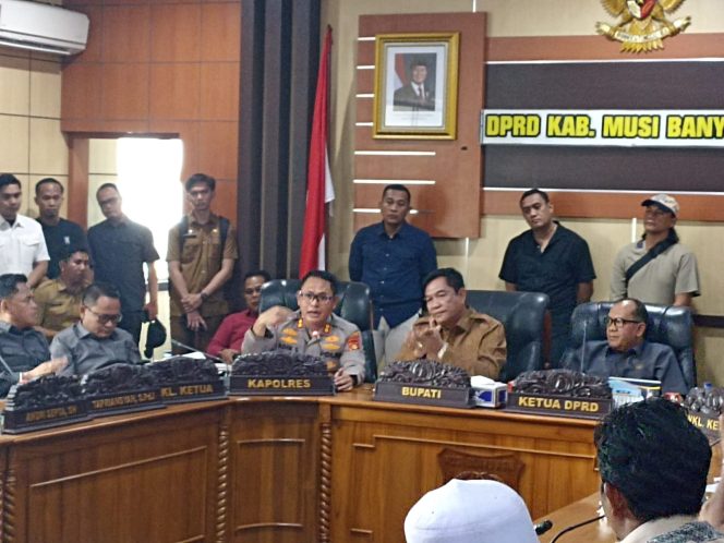 
 Pemkab, DPRD dan Polres Muba sepakat mencari solusi tata kelola minyak rakyat yang berpihak pada masyarakat dan kepentingan negara