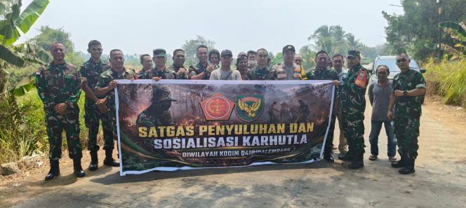 
 Tim Mabes TNI Gelar Penyuluhan Karhutla di Sungai Lais Kalidoni
