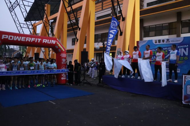 
 1.066 Peserta Antusias dan Bergembira Meriahkan Polres Muara Enim Fun Run 2026