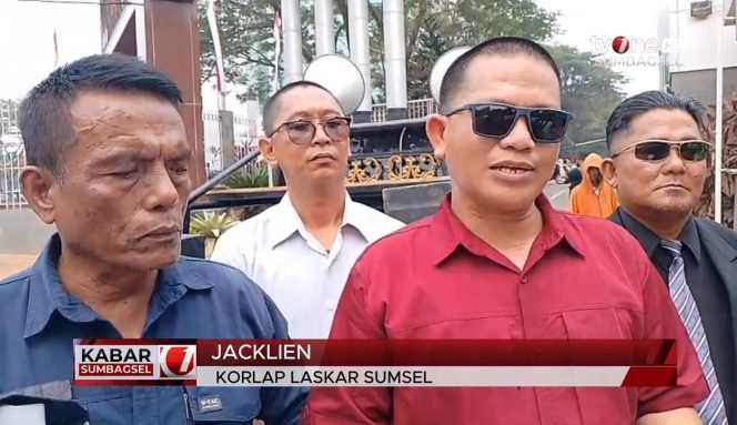 
 ANAK-ANAK DISURUH SEKOLAH DI TENGAH UDARA BURUK!LASKAR SUMSEL: DINAS PENDIDIKAN JANGAN JADI PENONTON!